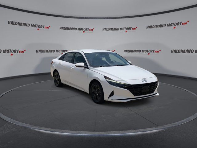 2022 Hyundai Elantra Preferred in Cars & Trucks in Hamilton - Image 2