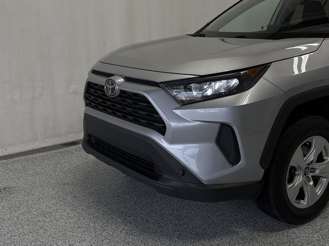 2019 Toyota RAV4 LE AWD - ADAPTIVE CRUISE CONTROL, LED HEADLIGHT in Cars & Trucks in Strathcona County - Image 4