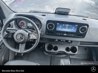 Mercedes-Benz Rive-Sud, la destination Mercedes-Benz par excellence. Bienvenue en première classe. D... (image 9)