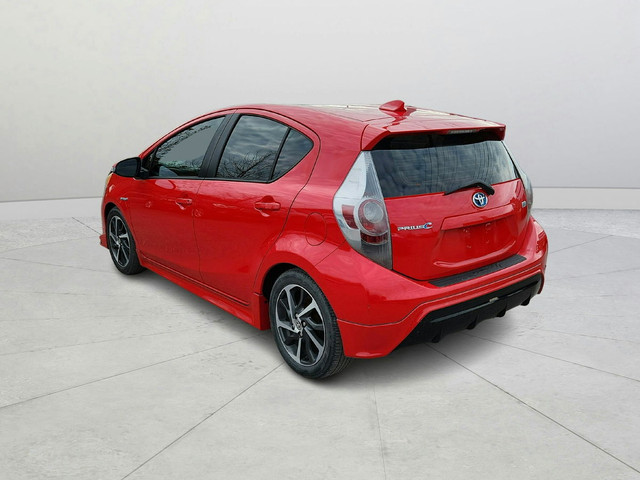 2013 Toyota Prius c Two in Cars & Trucks in Ottawa - Image 3