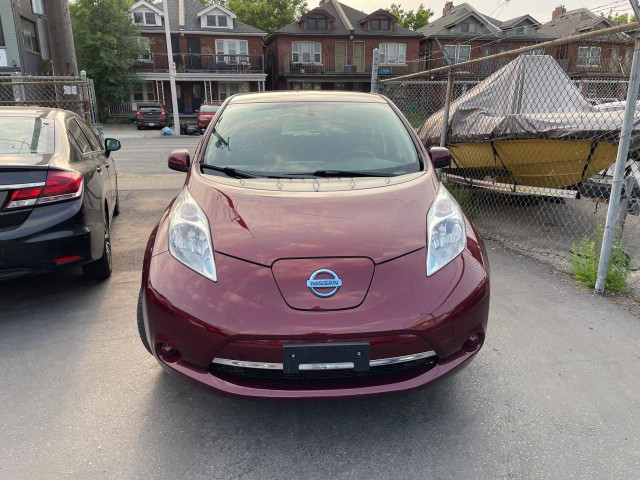 2017 Nissan Leaf SV *ONE OWNER, FULL SERVICE RECORDS, NAV* in Cars & Trucks in Hamilton - Image 2
