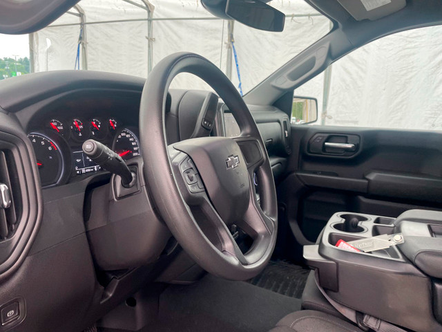 2023 Chevrolet Silverado 1500 CUSTOM TRAIL BOSS CREW 4X4 *GR REM in Cars & Trucks in Laurentides - Image 3