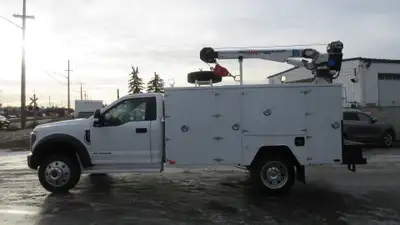 2018 FORD F-550 XLT EXTENDED CAB SERVICE TRUCK 2018 FORD F-550 XLT SERVICE TRUCK WITH CRANE & COMPRE...