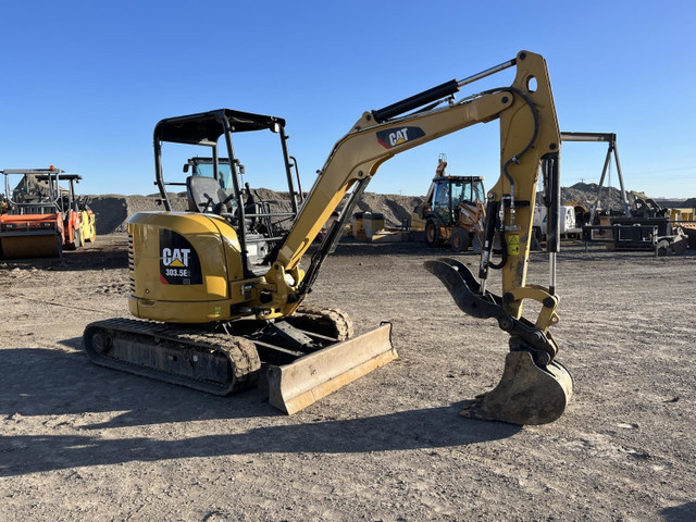 2019 Caterpillar 3.5 Ton Mini Excavator 303.5E2 in Heavy Equipment in Calgary - Image 2