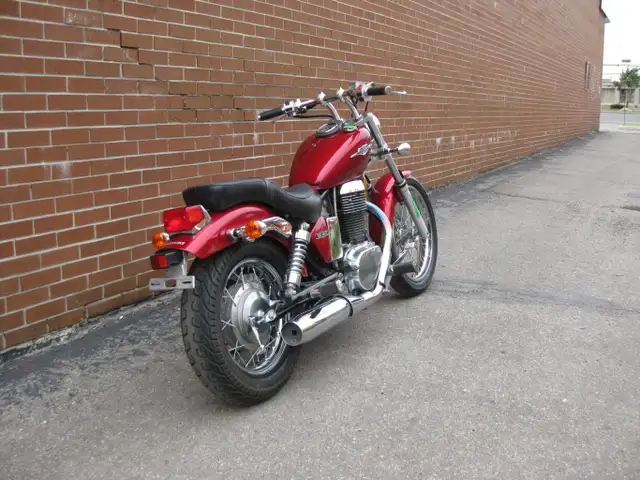 2006 Suzuki BOULEVARD S40 in Street, Cruisers & Choppers in City of Toronto - Image 4