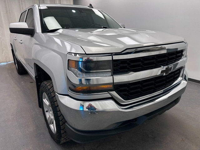 2018 Chevrolet Silverado 1500 LT Silverado 1500 LT Crew 4x4 in Cars & Trucks in Lethbridge - Image 3