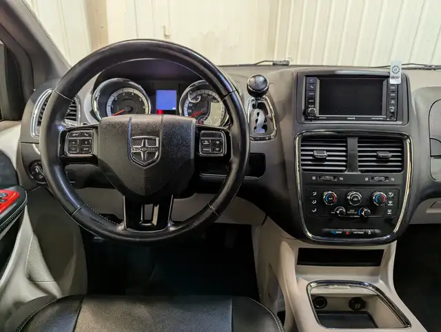 2018 Dodge Grand Caravan CVP/SXT No Accidents | Leather | Rea... in Cars & Trucks in Calgary - Image 14