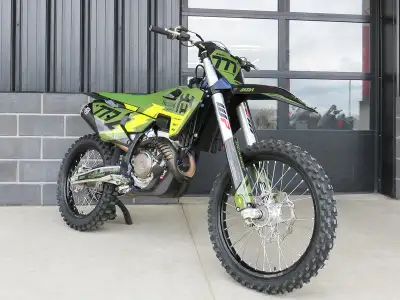 Finance at $78 bi-weekly*! Click "Get Financing" to see if you qualify! Apex Cycle 1-888-702-4150 Vi...