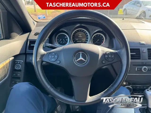 2011 Mercedes-Benz C-Class dans Autos et camions dans Longueuil/Rive Sud - Image 9