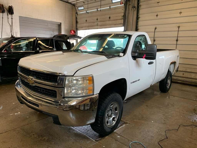  2008 Chevrolet Silverado K2500 HE in Cars & Trucks in Barrie