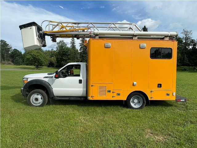 2011 Ford F-550 nacelle dans Autos et camions  à Lanaudière - Image 4