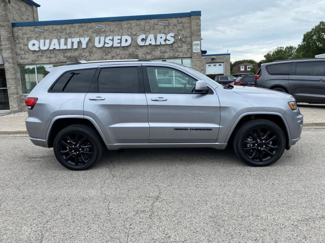 2021 Jeep Grand Cherokee Laredo in Cars & Trucks in Sarnia - Image 2