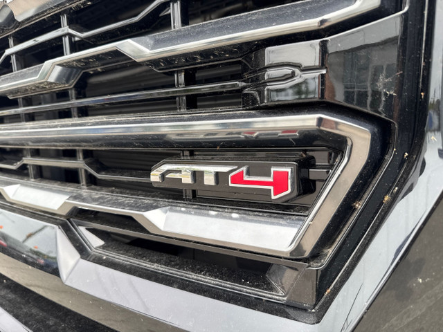 2024 GMC Sierra 2500HD AT4 LOADED! AT4 in Cars & Trucks in Markham / York Region - Image 4
