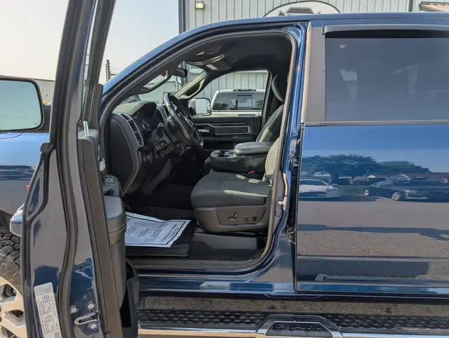 2022 RAM 3500 Big Horn in Cars & Trucks in London - Image 12