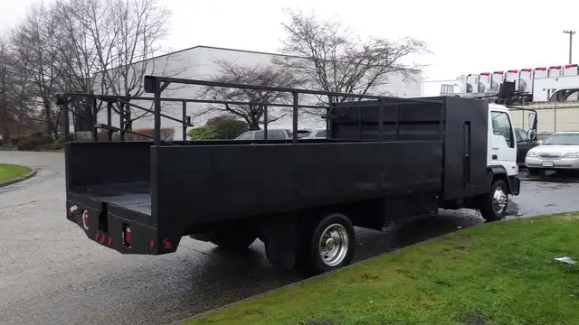 2009 international CF 600 City Star Side Dump Truck 3 Seater Die in Heavy Trucks in Richmond - Image 11