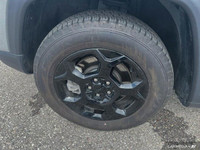 Previous Daily Rental: TU-TONE PAINT GROUP, RUBY RED/BLACK, PREMIUM CLOTH/LEATHER TRIM BUCKET SEATS,... (image 5)
