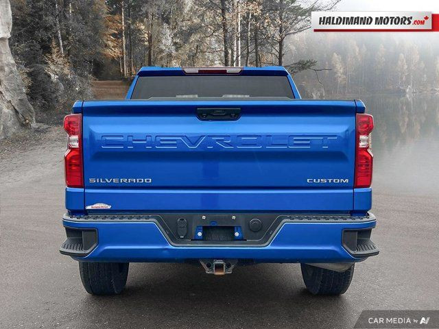 2023 Chevrolet Silverado 1500 Custom 4WD in Cars & Trucks in Hamilton - Image 4