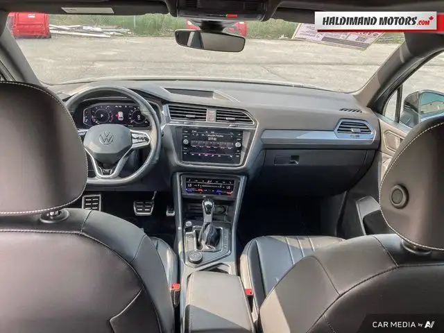 2022 Volkswagen Tiguan Comfortline R-Line Black Edition in Cars & Trucks in Hamilton - Image 28
