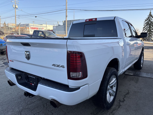 2015 Ram 1500 SPORT | CREW CAB | 5.7L HEMI | 4X4 | SUNROOF | LEA in Cars & Trucks in Calgary - Image 4