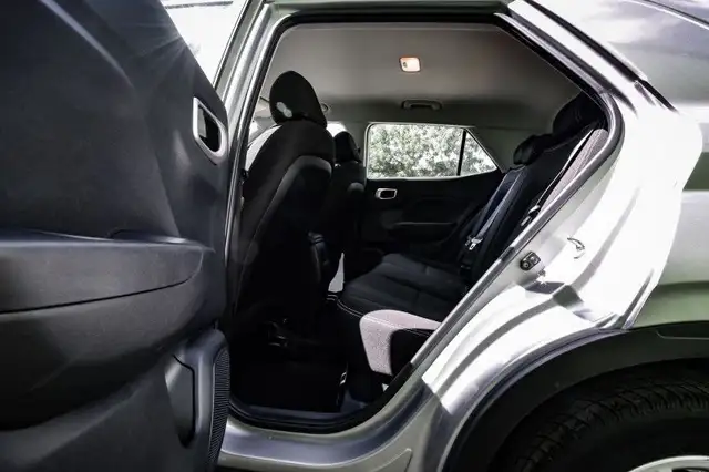 2023 Hyundai Venue Preferred • HEATED SEATS • CP/AA • REMOTE STA in Cars & Trucks in Cornwall - Image 32