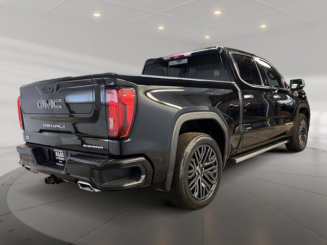 2022 GMC Sierra 1500 DENALI ULTIMATE DURAMAX CREW CAB 4X4 in Cars & Trucks in Laval / North Shore - Image 4