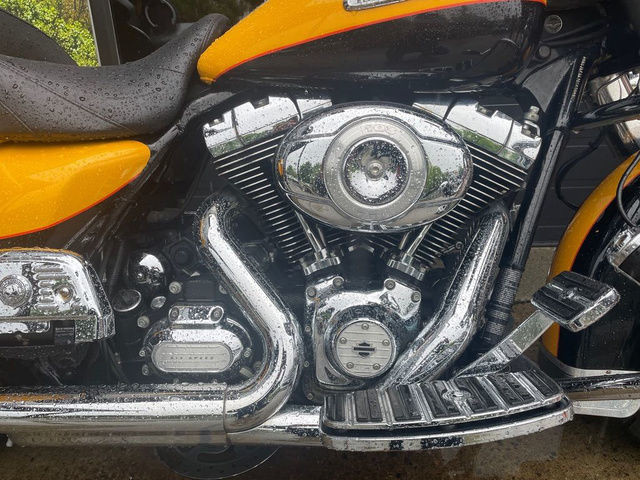 2013 Harley-Davidson FLHTK - Electra Glide Ultra Limited in Sport Touring in Calgary - Image 3