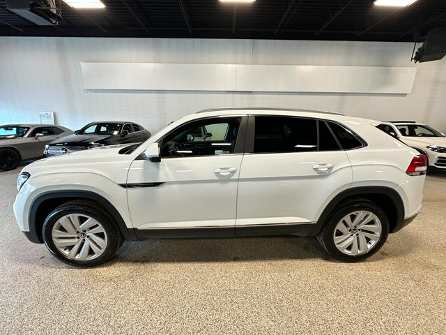 2021 Volkswagen Atlas Cross Sport 3.6 FSI Highline in Cars & Trucks in Calgary - Image 2