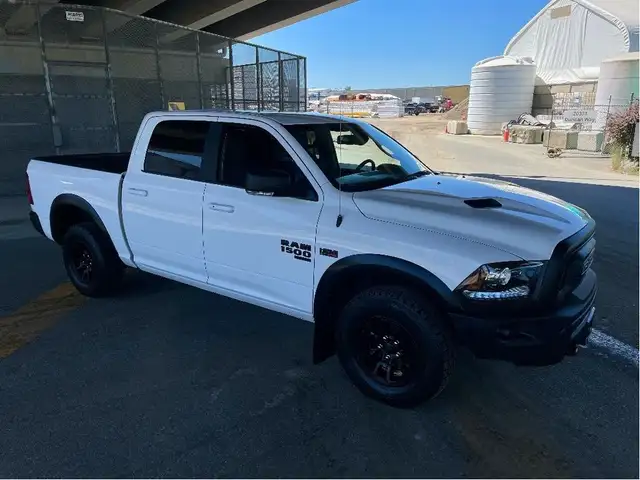 2022 Ram 1500 Classic Warlock CREW 4WD 5.7L HEMI B/U CAMERA dans Autos et camions dans Delta/Surrey/Langley - Image 10