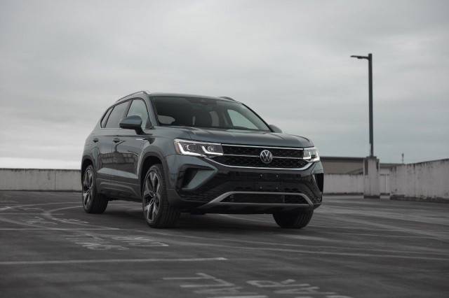 2023 Volkswagen Taos in Cars & Trucks in Delta/Surrey/Langley - Image 2