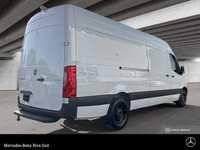 Mercedes-Benz Rive-Sud, la destination Mercedes-Benz par excellence. Bienvenue en première classe. D... (image 4)