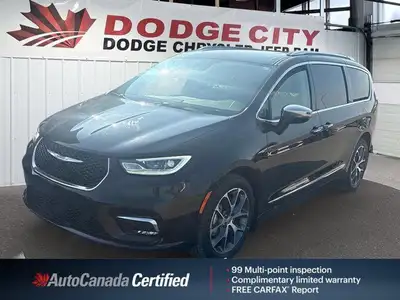 This Chrysler Pacifica boasts a Regular Unleaded V-6 3.6 L/220 engine powering this Automatic transm...