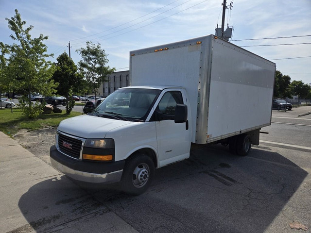 2015 GMC Savana Van G4500 - 16Ft Box - V8 Gas - Certified in Cars & Trucks in City of Toronto - Image 4