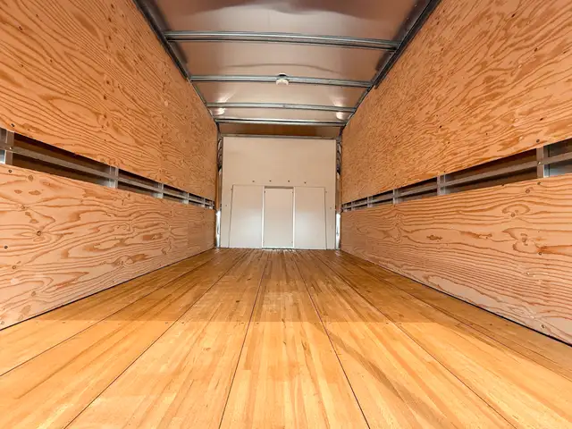 2025 Chevrolet Express Cutaway Work Van 4.3L V6 WITH REMOTE E... in Cargo & Utility Trailers in Ottawa - Image 6