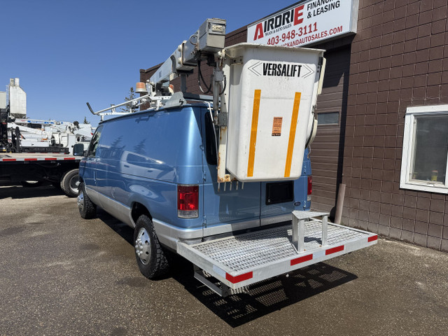 2006 Ford E-350 Bucket Van 29 FT VersaLift in Cars & Trucks in Calgary - Image 3