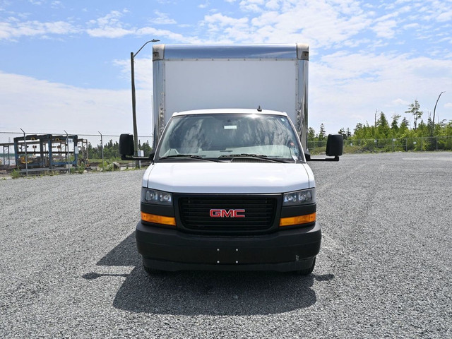 2023 GMC Savana Commercial Cutaway 4500 series in Cars & Trucks in City of Halifax - Image 2