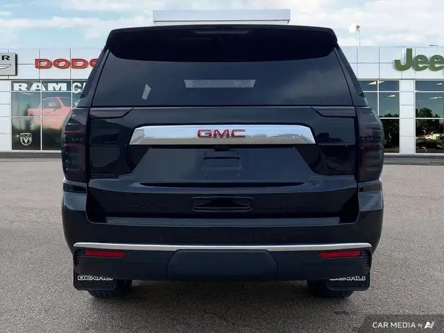 2023 GMC Yukon XL Denali 4x4 DIESEL Sunroof Nav Power Boards in Cars & Trucks in St. Albert - Image 5