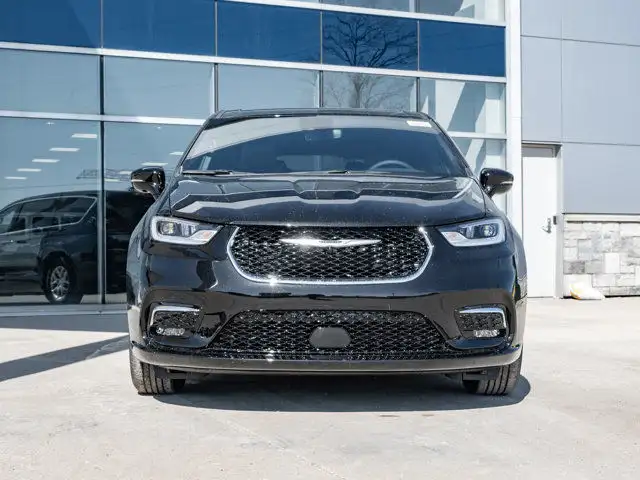 2025 Chrysler Pacifica Select in Cars & Trucks in Barrie - Image 11