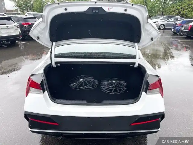 2024 Hyundai Elantra Preferred w/Tech Package | CarPlay in Cars & Trucks in Cambridge - Image 13