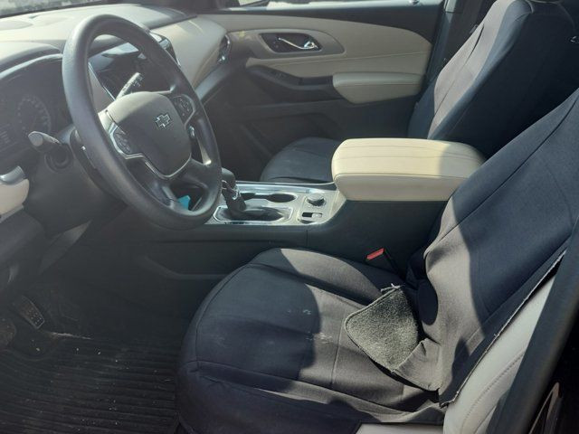 2022 Chevrolet Traverse LS AWD | 7 Passenger | Apple CarPlay in Cars & Trucks in Guelph - Image 3