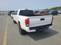 Recent Arrival! Odometer is 9163 kilometers below market average! 2023 Toyota Tacoma Ice Cap 4WD. 3.... (image 9)