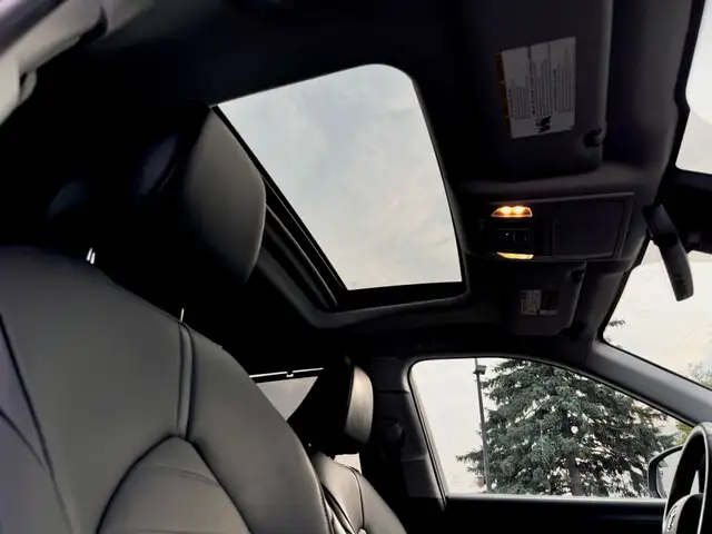 2020 Toyota Highlander XLE AWD|8 PASS|SUNROOF|LEATHER| in Cars & Trucks in City of Toronto - Image 33