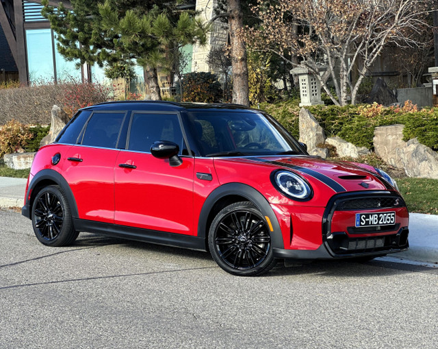 SOLD! 2022 MINI 5 Door Cooper S  in Cars & Trucks in Calgary - Image 3