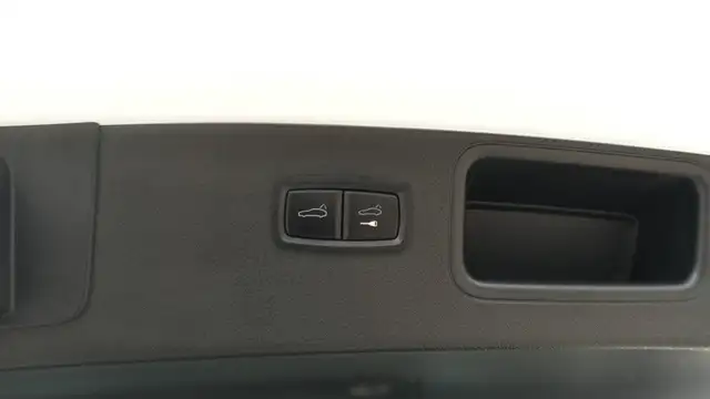 2022 Porsche Macan Base, Sunroof, Navigation, Red Interior, Navi in Cars & Trucks in Oakville / Halton Region - Image 38