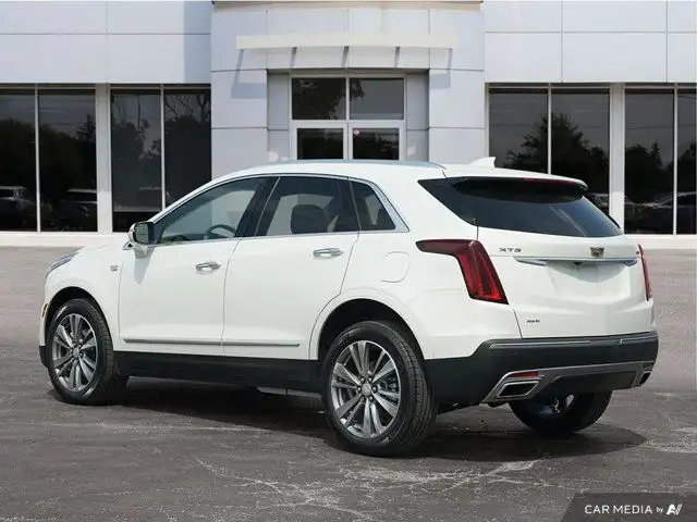 2021 Cadillac XT5 AWD Premium Luxury | Sunroof | Lane Keep in Cars & Trucks in Windsor Region - Image 5