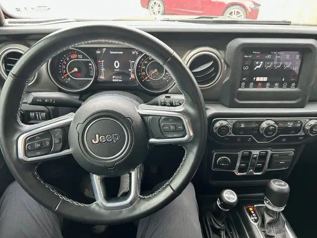 2021 Jeep Wrangler Unlimited Sahara | SNAZZBERRY PEARL | RARE CO dans Autos et camions dans Région d’Oakville/Halton - Image 8