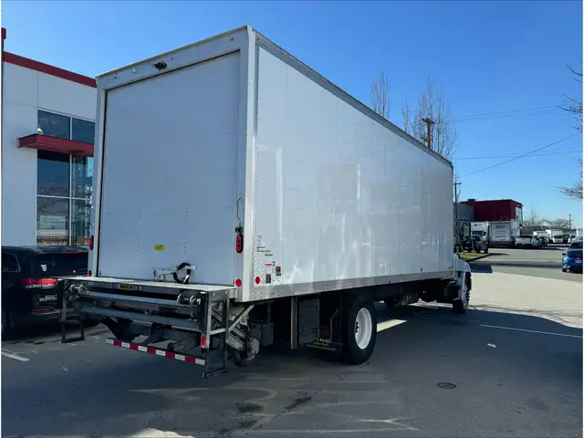 2023 Hino L7 in Heavy Trucks in Delta/Surrey/Langley - Image 4