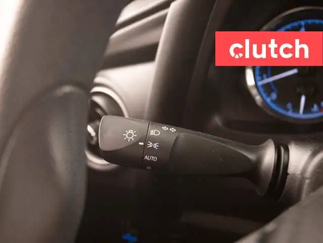 2017 Toyota Corolla LE w/ Heated Front Seats, Rearview Cam, Blue dans Autos et camions dans Ville de Toronto - Image 23