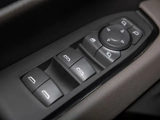 2023 Chevrolet Silverado 1500 ZR2 CREW 4X4 V8 *TOIT* NAV CUIR SI in Cars & Trucks in Laurentides - Image 30