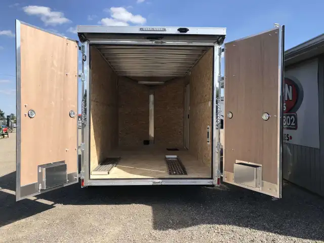 2026 LEGACY SERIES LEGACY TANDEM AXLE ALL ALUMINUM ENCLOSED V-NO in Cargo & Utility Trailers in Mississauga / Peel Region - Image 4