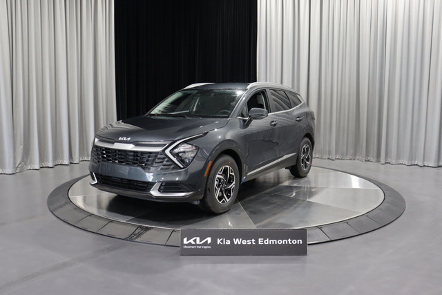 2023 Kia Sportage LX HEATED SEATS / LANE KEEP / ONLY 8700KM in Cars & Trucks in Edmonton - Image 3